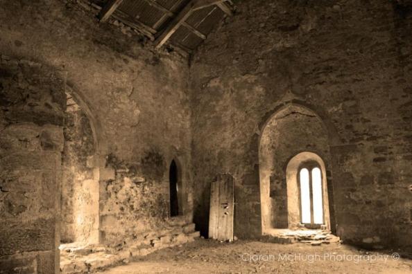 the-bloody-chapel-at-leap-castle_1[1]